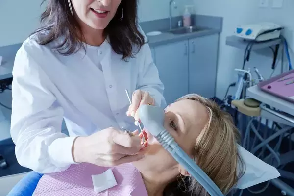 「｢足腰がヨボヨボ｣よりはるかに危険…豆腐すら食べられなくなる｢口腔機能低下症｣を防ぐ"高齢者の趣味"」の画像