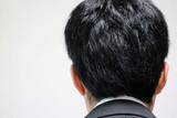 「｢清潔感のない男性｣ほどこの髪形をしている…｢初対面で一発アウト｣な男性のヘアスタイル3選」の画像1