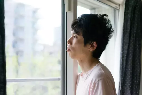 「｢清潔感のない男性｣ほどこの髪形をしている…｢初対面で一発アウト｣な男性のヘアスタイル3選」の画像