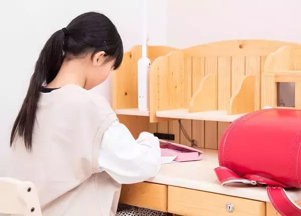 ｢将来のために勉強しなさい｣は逆効果…プロ家庭教師が教える｢子供が机に向かうようになる｣1日1回の声かけ