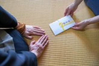 お布施12万円のうち7万円が"手数料"で消えた…葬式を回って経を読む｢派遣僧侶｣の知られざる"収入事情"