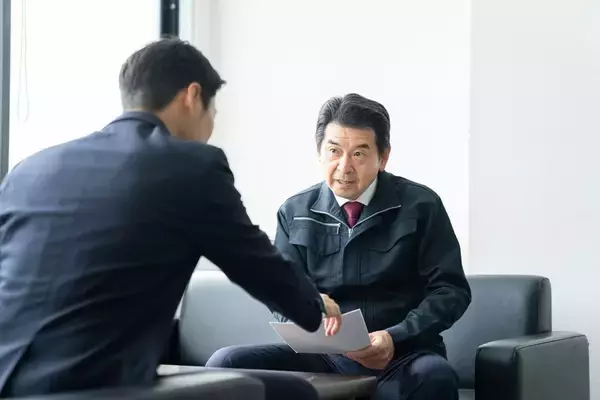 「たった1行経歴を足しただけで年収700万円のオファーが殺到…60代･元メガバンカーが職務経歴書に加えたこと」の画像