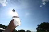 「水分補給だけでは熱中症は防げない…医師が指摘する｢水を飲めば大丈夫｣という危険な思い込み」の画像1
