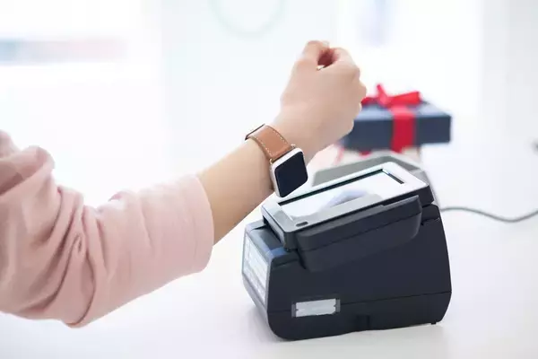 「｢腕時計は左手が正しい｣を逆転させた…アップルウォッチの登場が"世界の常識"に与えた歴史に残る大変化」の画像