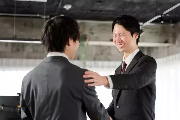 「｢褒めるところが一つもない｣を心にしまって褒め言葉を繰り出せるコミュ強マネジャーの｢驚きの視野の広さ｣」の画像