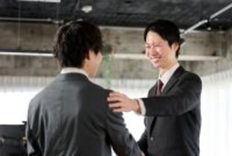 ｢褒めるところが一つもない｣を心にしまって褒め言葉を繰り出せるコミュ強マネジャーの｢驚きの視野の広さ｣