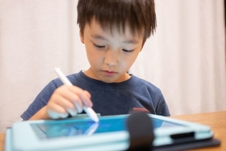文字でも計算でもない…幼児教育の専門家が｢子供のIQ向上のために真っ先に与えて｣という“アプリの種類”
