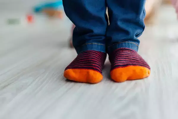 ｢靴下に穴が空いているよ｣への反応でわかる…将来非行に走る心配がある子､心が折れない子の“分かれ道”