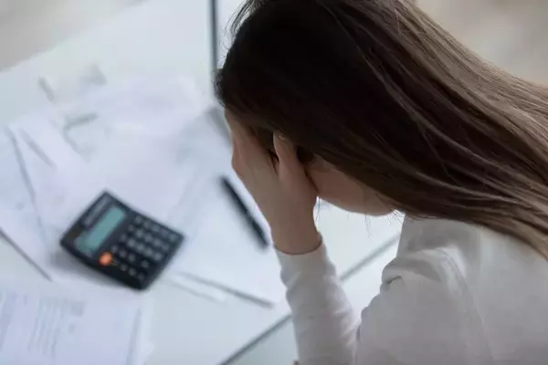 全財産をはたいて国家資格取得も手取りは13万円…50歳･未婚･氷河期世代の非正規雇用者が病床で安堵したワケ【2026年4月BEST】