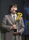「そりゃフジテレビも降板させるわ…佐藤二朗の"匂わせ"投稿が生んだインプ1億6000万"総人口超え"の危うさ」の画像2