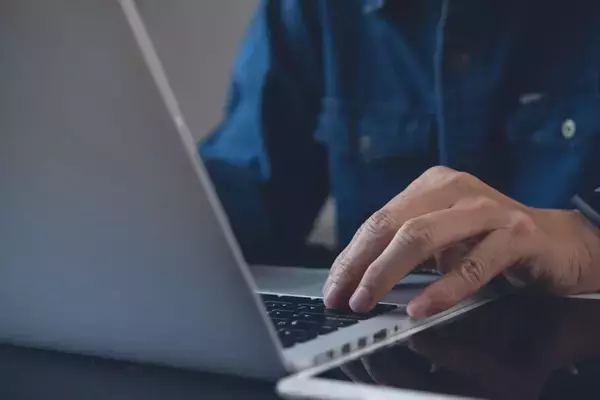 「いつの間にかメモをとることすらできなくなる…和田秀樹が強く勧める｢認知症を遠ざける｣指先の運動」の画像