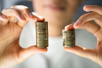 置いておくだけで5年後に9.8万円の差…｢定期預金vs個人向け国債｣金利上昇時代にお金のプロが出した最終結論