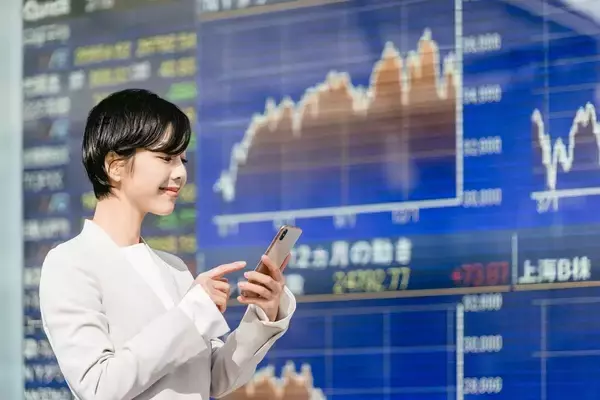 オルカンよりもS&P500よりも効果的…FPが試算｢5年で100万円もの差を生んだNISAの"第3の投資先"｣