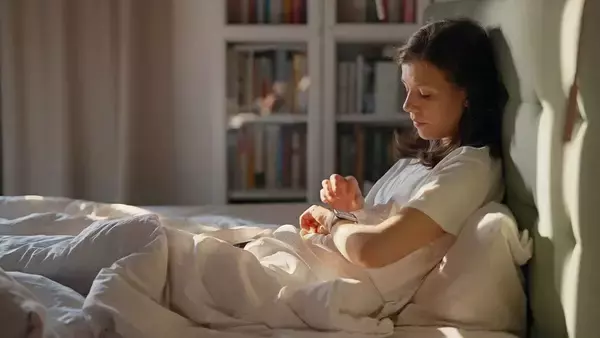 「スマートウォッチでも睡眠サプリでもない…｢寝ても疲れが取れない人｣が真っ先に頼るべき"快眠グッズ"」の画像