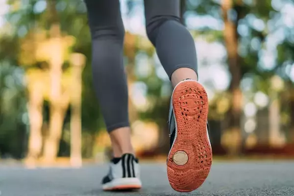 「毎日1万歩のウォーキングは必要なかった…最新研究でわかった｢健康寿命を伸ばす歩数｣の最適解」の画像