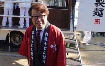 自社のうどんは一杯も売らなかった…丸亀製麺が｢店舗ゼロの丸亀市｣で"地元店だけ"のうどん祭りを開いた理由