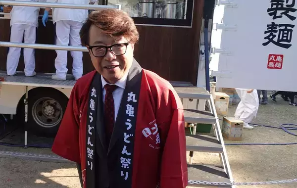 自社のうどんは一杯も売らなかった…丸亀製麺が｢店舗ゼロの丸亀市｣で"地元店だけ"のうどん祭りを開いた理由