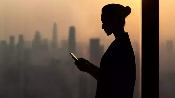 そりゃ大手生保で圧倒的な営業成績になるわ…｢中国人女性の営業社員｣が日夜行っている秘密の営業