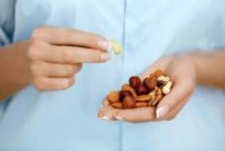 アーモンドもカシューナッツも栄養価豊富だが要注意…医師｢ダイエットの間食に優秀な"ナッツ類の落とし穴"｣