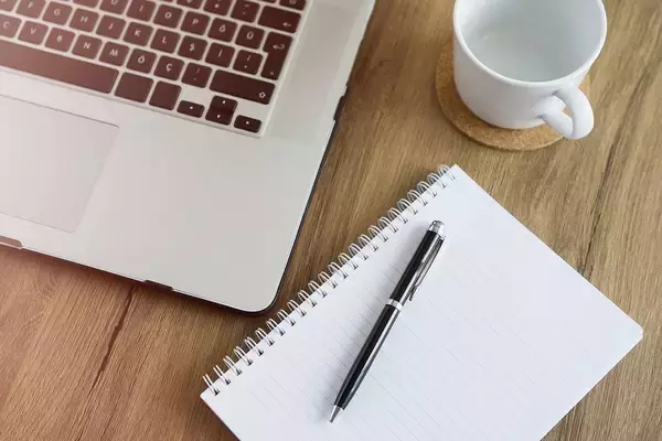 「｢何から手をつければ｣のモヤモヤを数分で解消…仕事のできる人が取りかかる前に書く"2つの○"とは」の画像