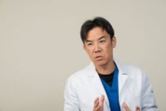 ただ｢大股で歩けばいい｣は大間違い｡専門医が｢続ければ人生が変わる｣と勧める"30秒の足首ストレッチ"