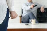 「妻子と何不自由なく暮らしてきたはずが…30年連れ添った妻を熟年離婚に踏み切らせた夫の"決定的な一言"」の画像2