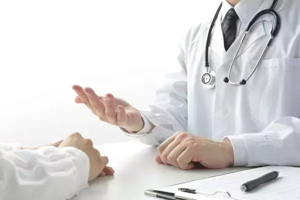 「｢いい医者｣かどうかは一発でわかる…｢優秀なガン専門医｣ほど患者にすすめてくる､治療前の"お節介な提案"」の画像