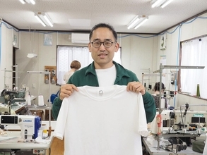 大阪に残ったから100年続いた…1万円超のTシャツを2万枚売る15人の縫製メーカー､時代遅れのミシンの逆転劇