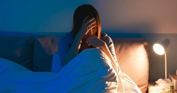 眠れないとき｢早く寝よう｣とするのは逆効果…脳の専門家が自ら実践する椅子に座ってできる"快眠運動"