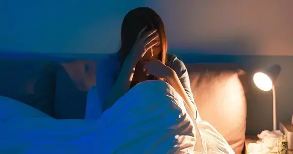眠れないとき｢早く寝よう｣とするのは逆効果…脳の専門家が自ら実践する椅子に座ってできる"快眠運動"