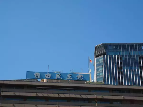 「あの麻生太郎も｢よくやっている｣と認めたが…支持率60%超､高市首相の｢長期政権化｣を脅かす"致命的なミス"」の画像
