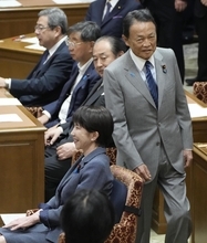 ｢麻生太郎の悲願｣男系男子の養子案が実現するだけ…高市首相の"中傷動画問題"で自民党内に広がる微妙な空気