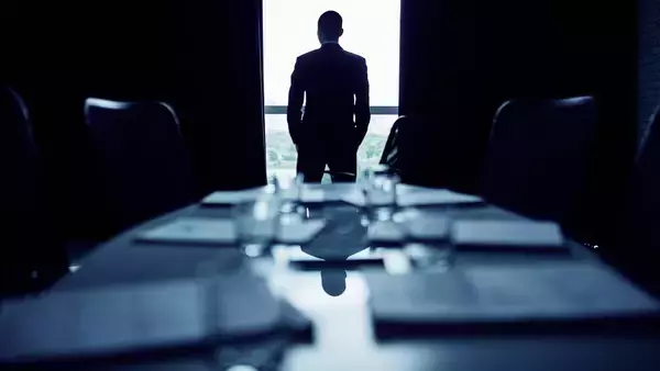 これを捨てないと孤独な老後が待ち受ける…まじめに働いた人ほど取りつかれている"幸福度を下げる思考"【幸せになる方法3選】