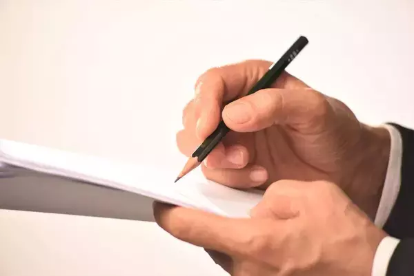 「｢救いのない元AV女優の自宅｣をどう描写するか…億を稼ぐライターが｢最悪｣を使わずに書いた"五感が痺れる文章"」の画像