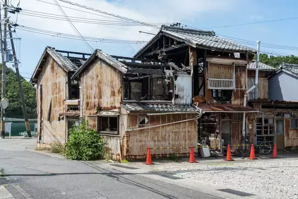 「知らずに相続すると老後資金1000万円が消える…放置しても更地にしても地獄を見る"金食い実家"の正体」の画像