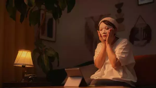 「朝と夜の洗顔で｢塗るべきもの｣がまったく違う…年を重ねても若々しい肌の人はやっているスキンケアメニュー【2026年1月BEST】」の画像