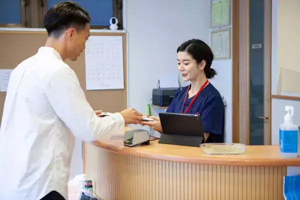 「マイナ保険証を使うメリットを感じられない…政府が｢時代遅れのプラスチックカード｣を押し付ける本当の目的」の画像