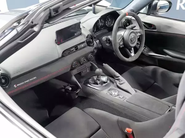 「そりゃポルシェから乗り換えるわけだ…マツダ｢761万円のロードスター｣に予約殺到"競争率48倍"の納得の理由【2025年11月BEST】」の画像