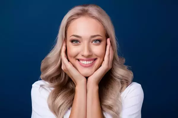 「だから文系教授は｢左顔｣､理系教授は｢右顔｣の写真が多い…脳科学で判明した｢魅力的に見える顔｣の条件」の画像