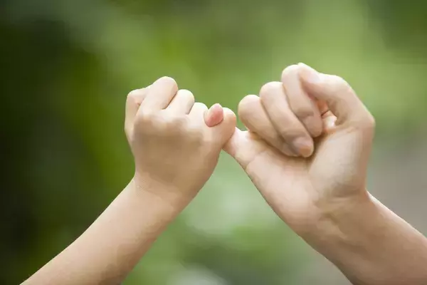 「小学生976人の｢スクリーンタイムと脳｣を2年間追跡して判明…スマホの使いすぎよりも子供を蝕む悪習慣」の画像
