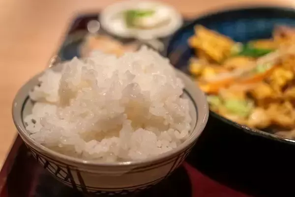 定食屋で｢ご飯大盛り無料｣は危険すぎる…激務でも太らない三菱商事の社員が店員に返した"スマートな一言"