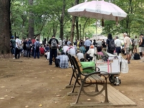 ｢名前を書くだけで1500円もらえるよ｣上野のホームレスを食い物にする"新興宗教"の汚い勧誘手口