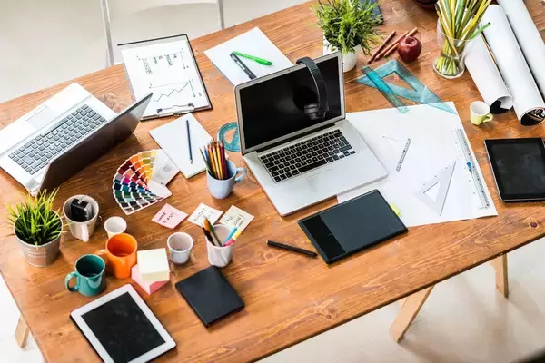 「メールチェックでもコーヒーを淹れるでもない…｢仕事の遅い人｣が朝イチにやっている"愚かな行為"【2026年1月BEST】」の画像