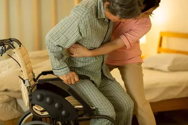 「｢胃ろうはすばらしい｣と思い込んでいた…医師が絶句した寝たきりの患者が集められる部屋の光景」の画像