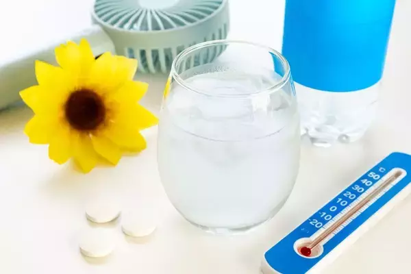 「"熱中症予防に経口補水液を飲む"は大間違い…スポドリと決定的に違う"飲むべきベストタイミング"」の画像