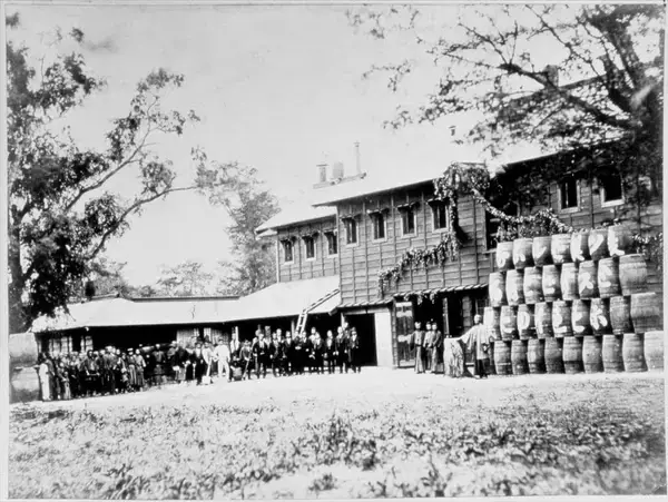 「｢テレビCMなし｣の瓶ビールが5年で売り上げ2.1倍…サッポロ｢赤星｣が味もパッケージも変えずに唯一したこと」の画像