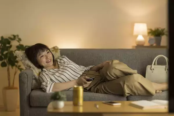 「眠れない夜に｢横になって目をつぶる｣は逆効果…どんどん脳が冴える"不眠恐怖"を断ち切る意外な解決策」の画像