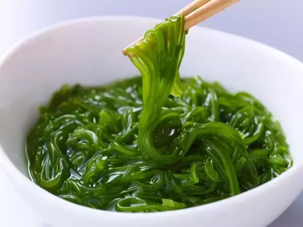 「べジファーストより効果的…血糖値の急上昇を抑える一口目に摂る"ヘルシー食材"&腎臓に効く"黒い食材"」の画像