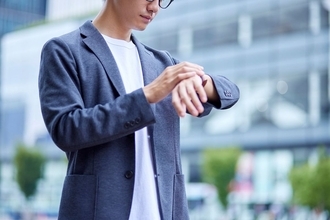 1000円ケチるだけで｢周囲から不快な人｣に…ユニクロで買ってはいけない｢ワイシャツ代わりのビジネスTシャツ｣