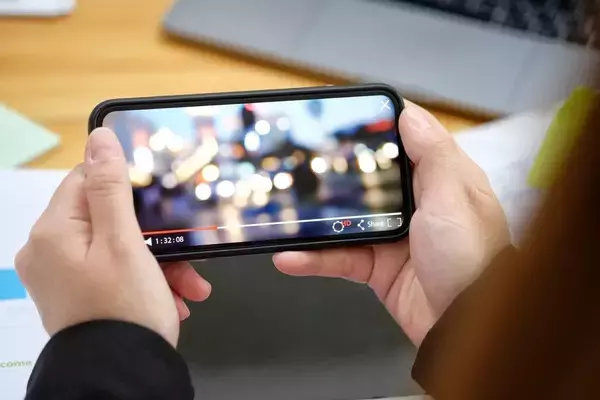 国立大学教授｢動画を倍速で見ると幸福度はみるみる下がる｣…効率を重視する人がおちいる｢タイパの落とし穴｣